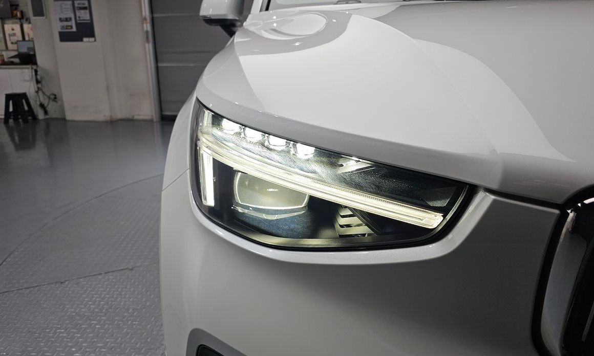 Volvo XC40 2025