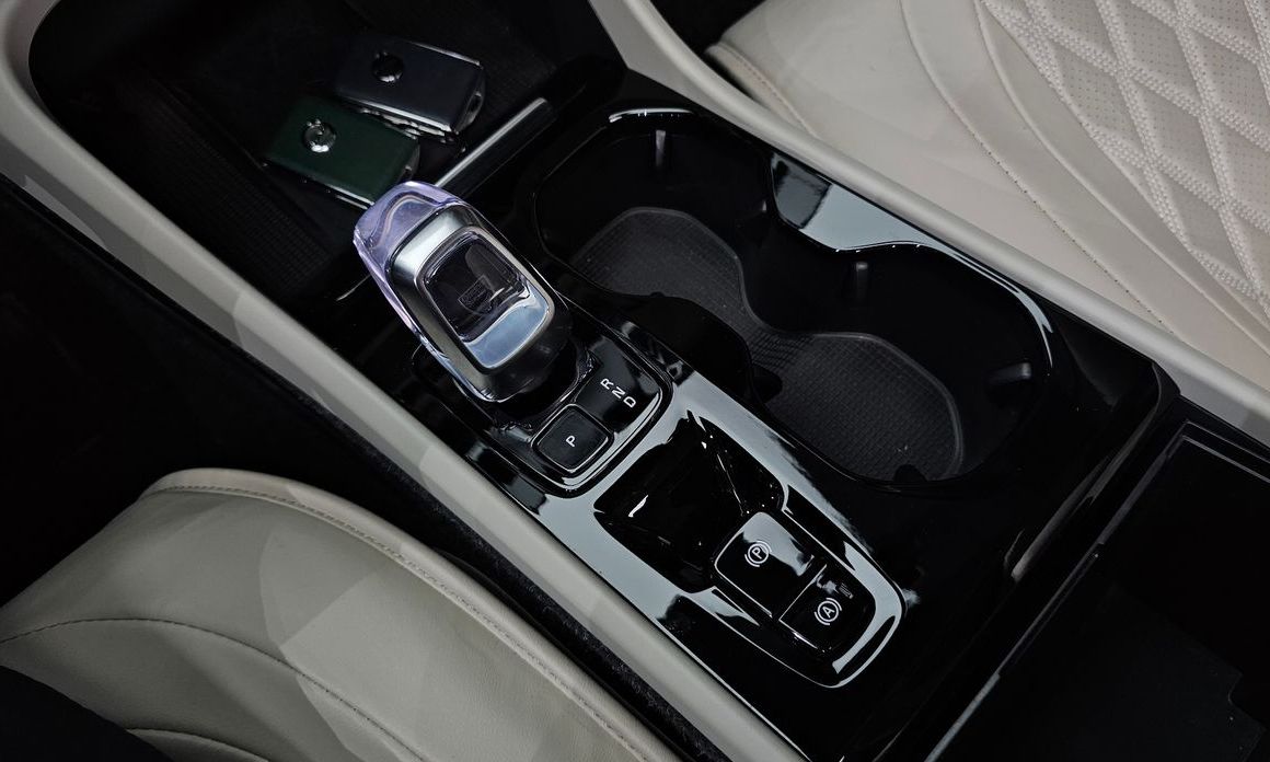 Volvo XC40 2025