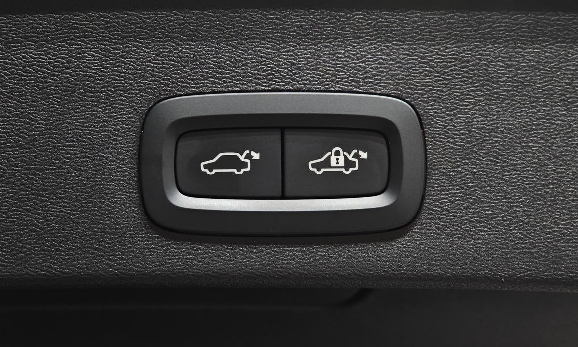 Volvo XC40 2025