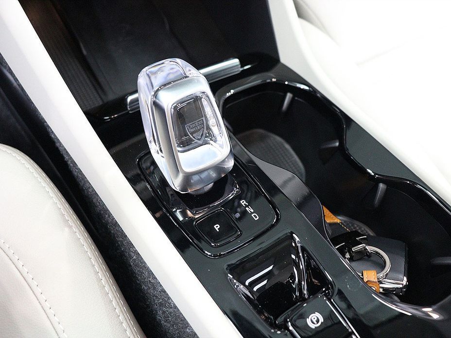 Volvo XC40 2025