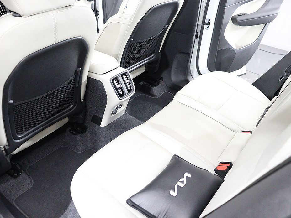 Volvo XC40 2025
