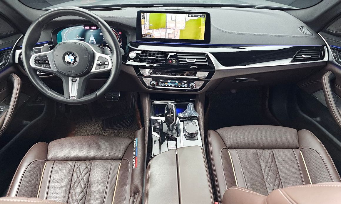 BMW 5-Series 2023