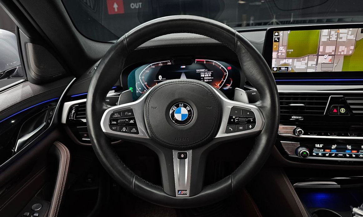 BMW 5-Series 2023