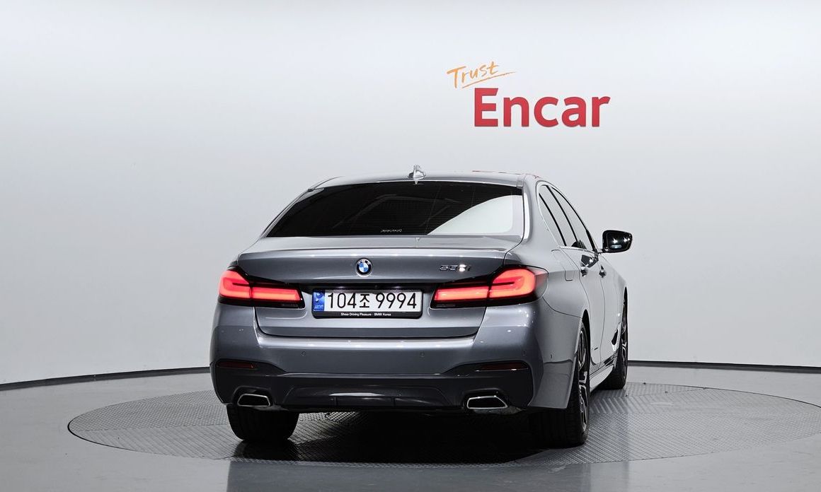 BMW 5-Series 2023