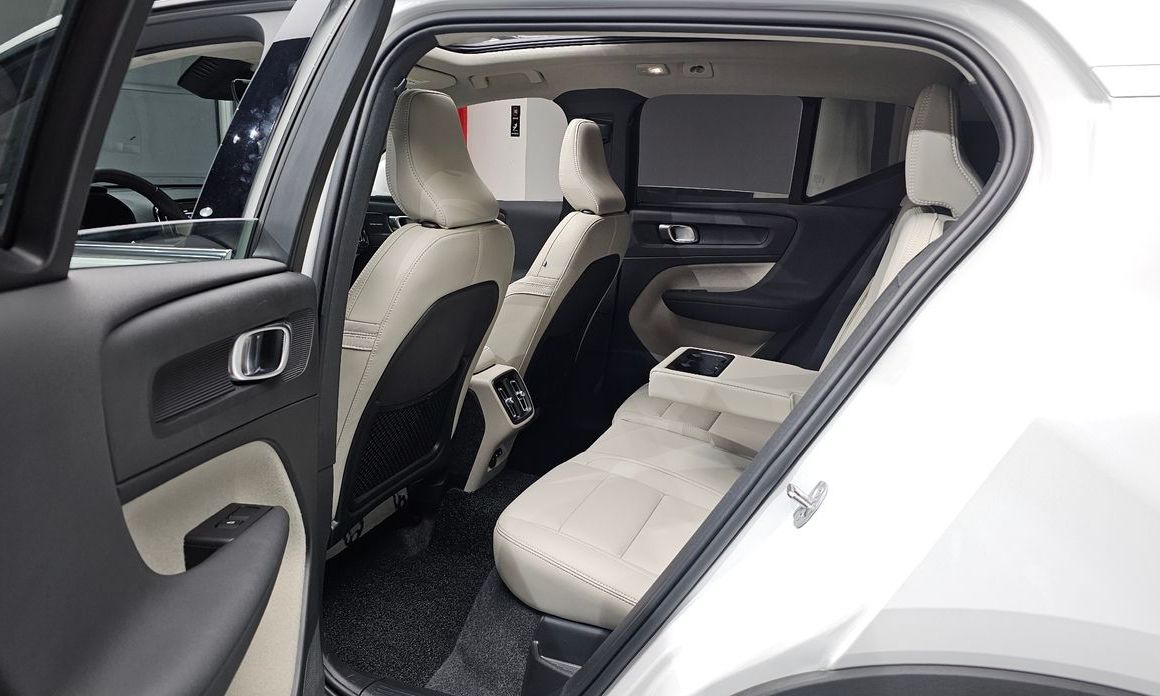 Volvo XC40 2025