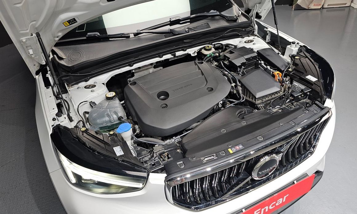 Volvo XC40 2025