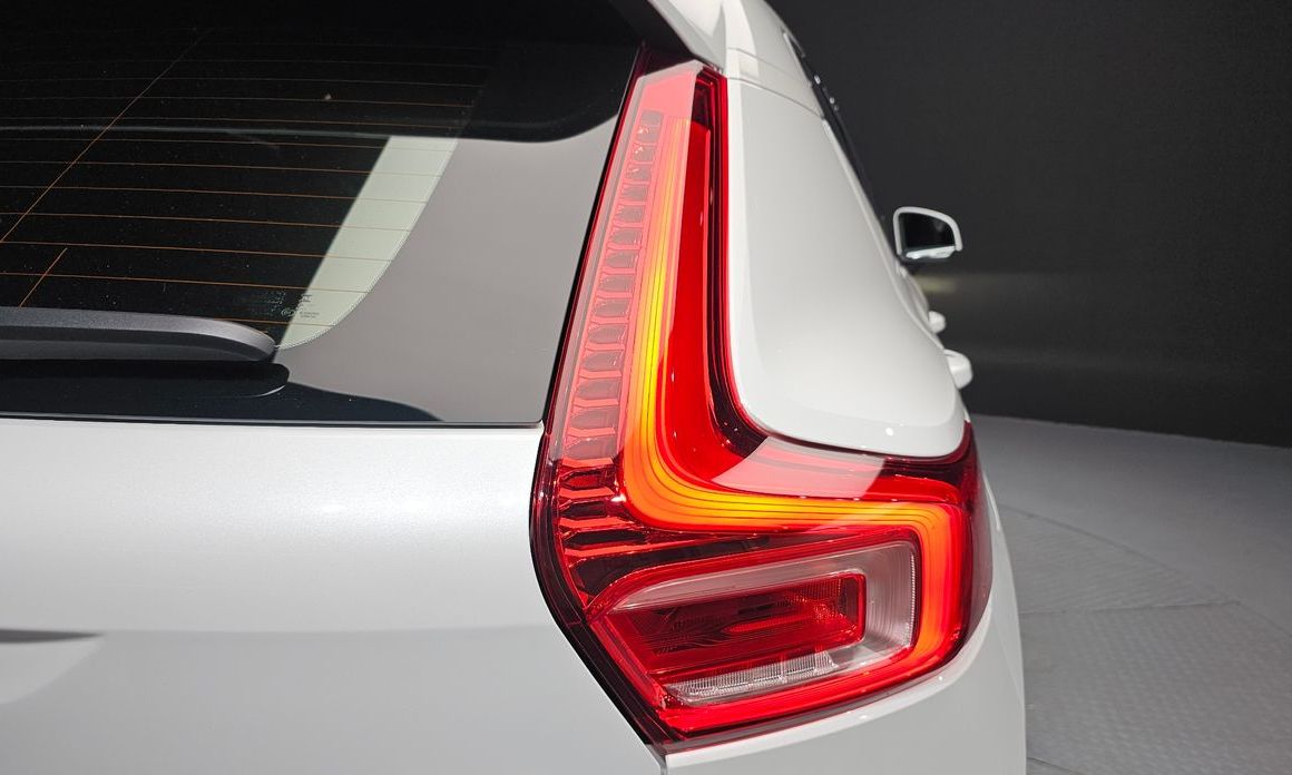 Volvo XC40 2025