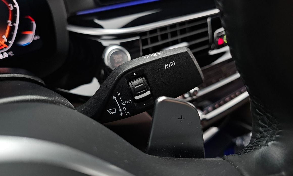 BMW 5-Series 2023