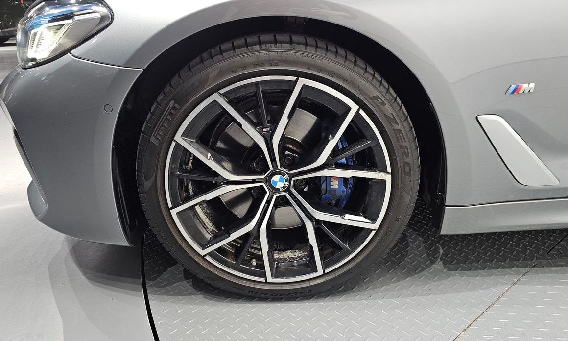 BMW 5-Series 2023