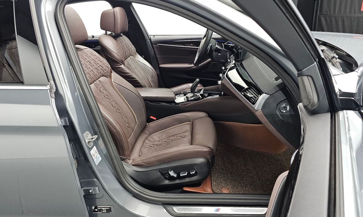 BMW 5-Series 2023