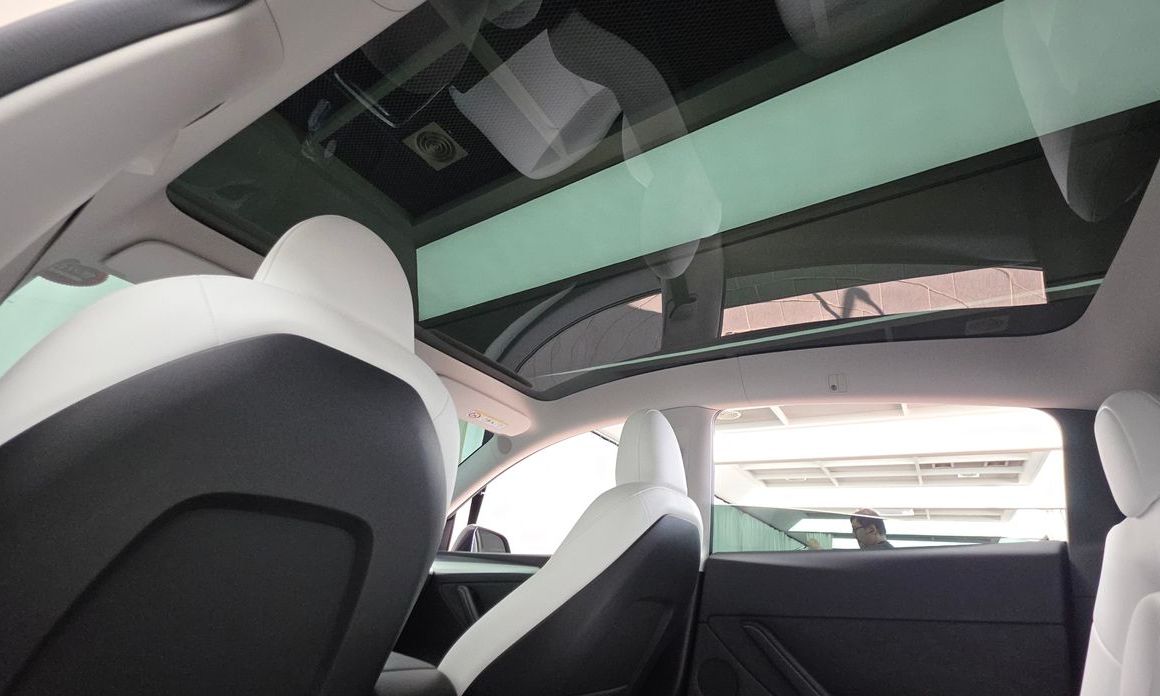 Tesla Model Y 2024