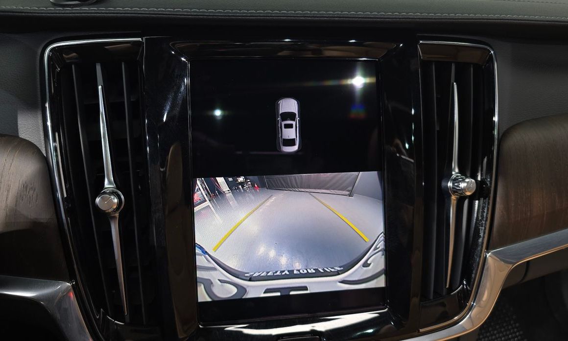 Volvo S90 2023