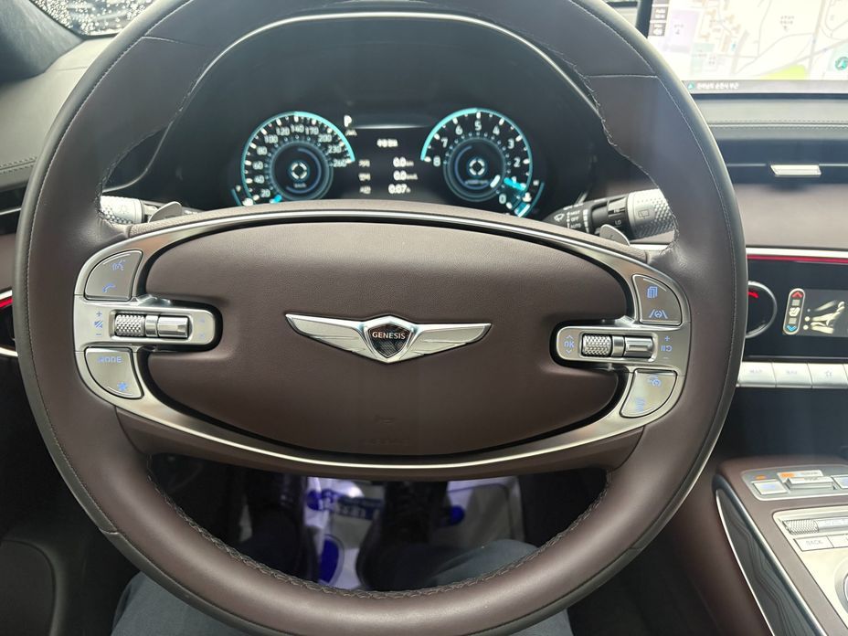 Genesis GV70 2024
