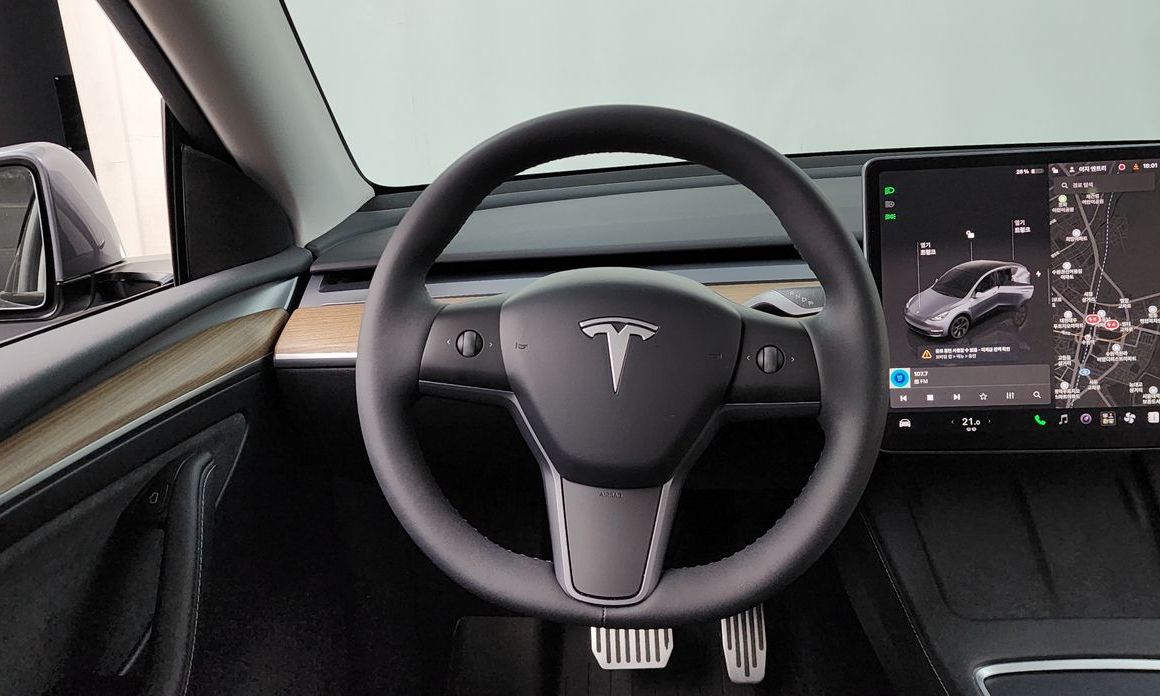 Tesla Model Y 2024
