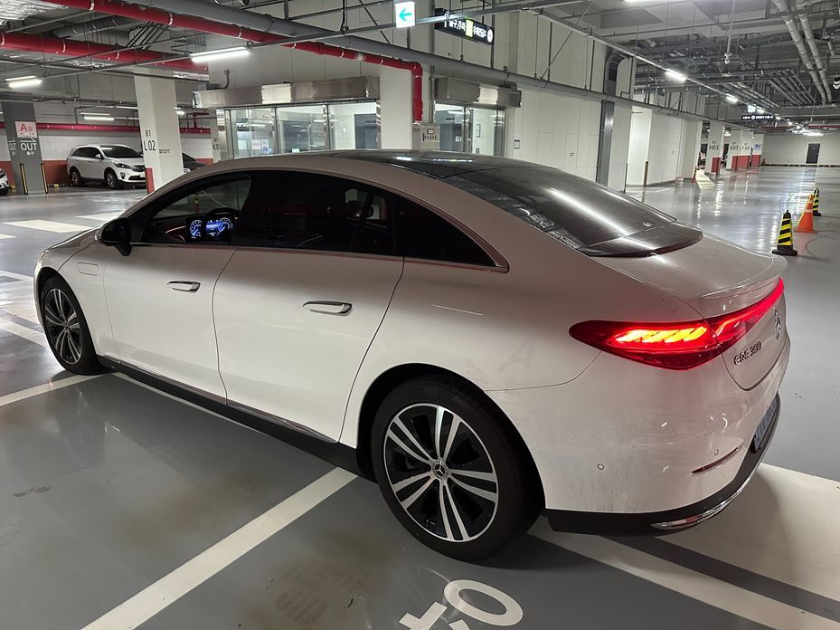 Mercedes-Benz EQE 2023