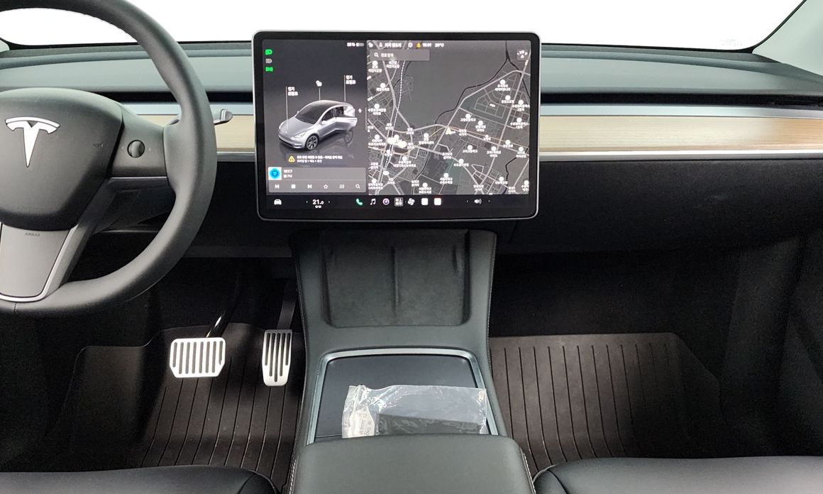 Tesla Model Y 2024