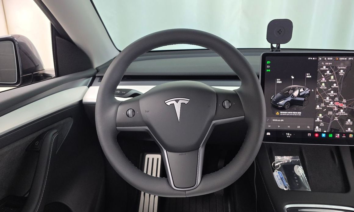 Tesla Model Y 2024