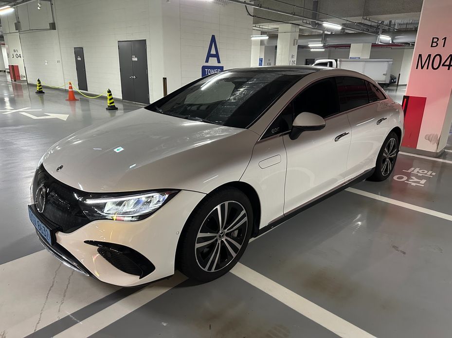 Mercedes-Benz EQE 2023