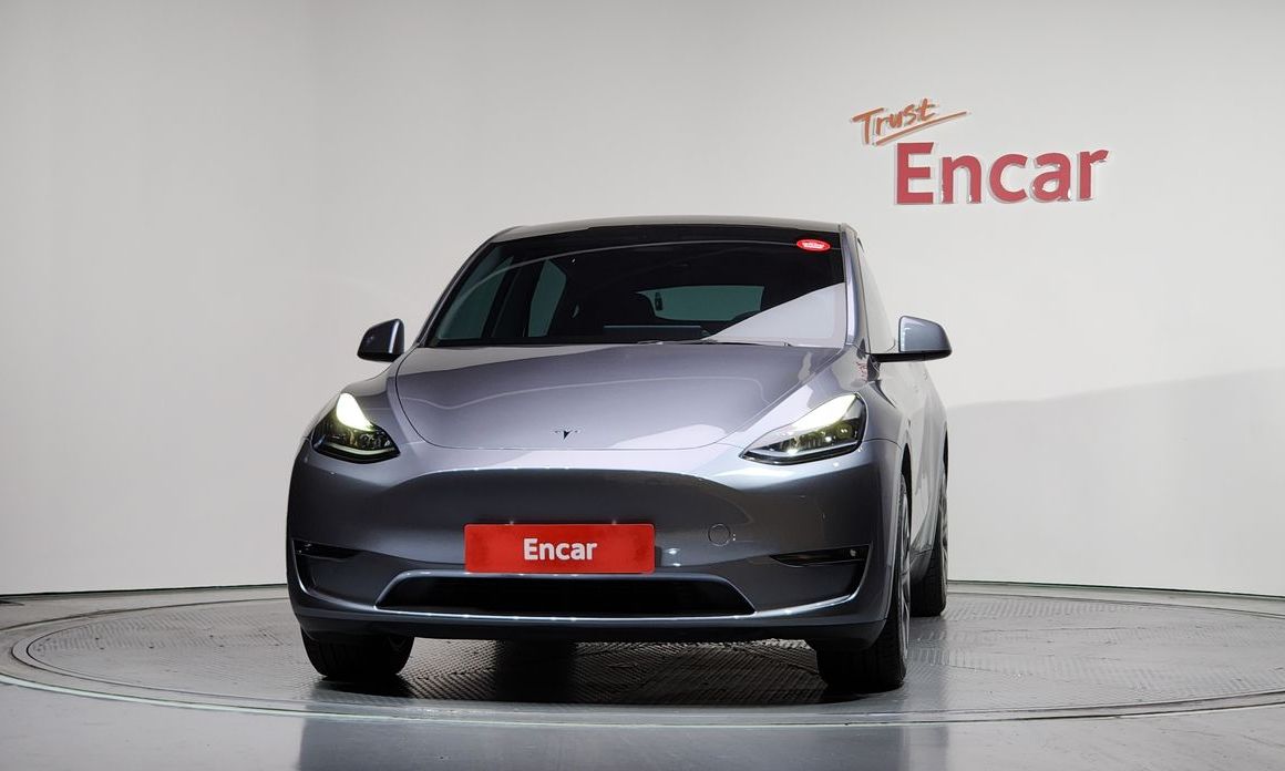 Tesla Model Y 2024