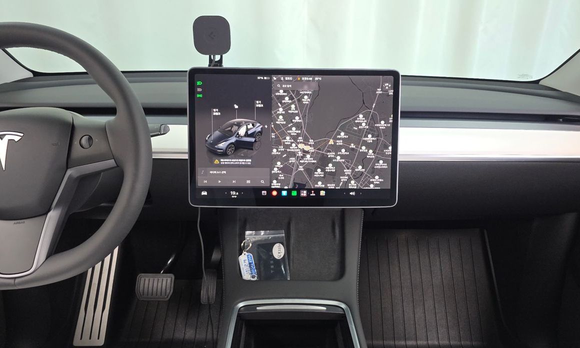 Tesla Model Y 2024