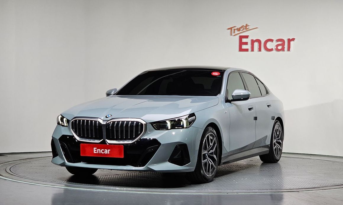 BMW 5-Series 2024