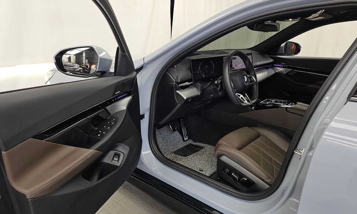 BMW 5-Series 2024