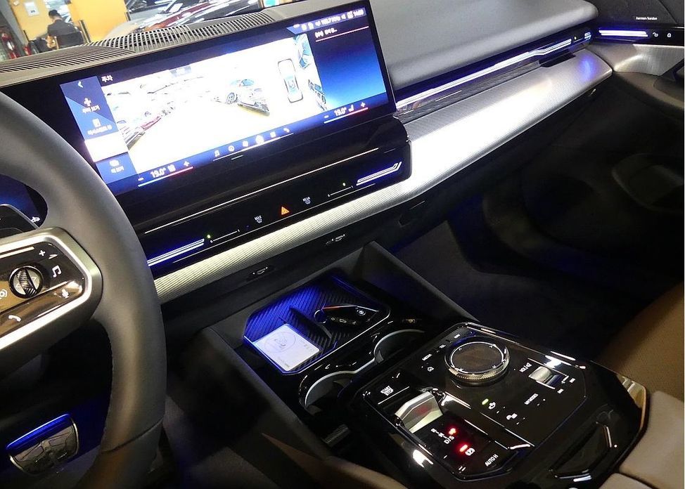 BMW 5-Series 2024