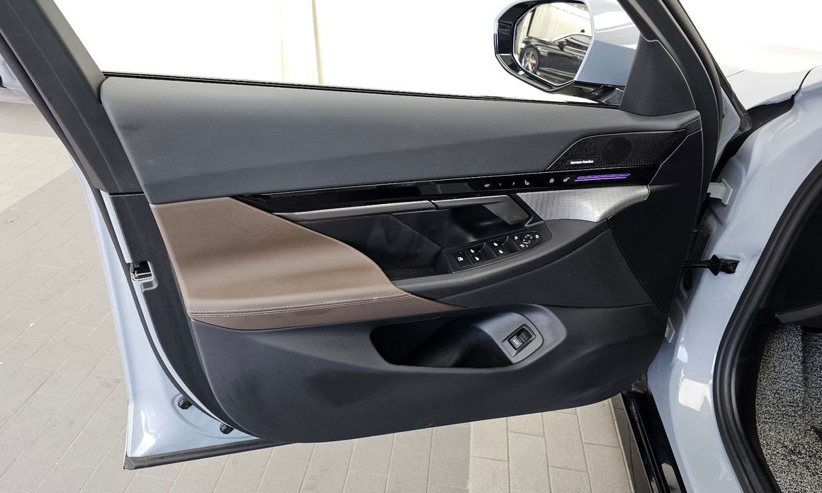 BMW 5-Series 2024