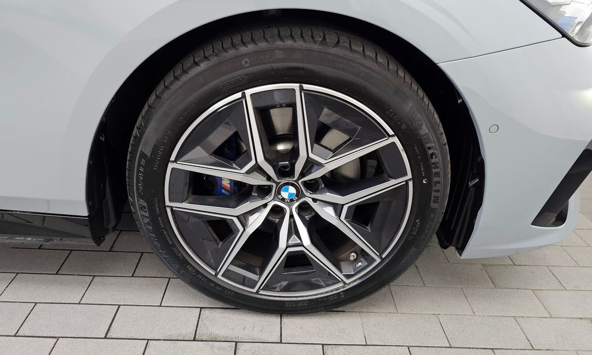 BMW 5-Series 2024