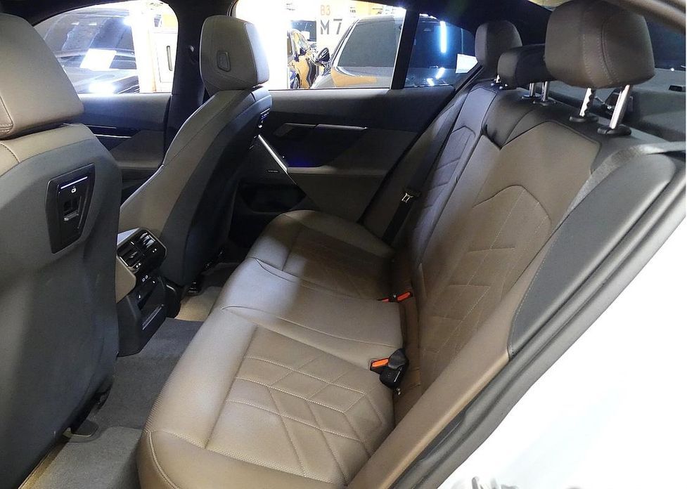 BMW 5-Series 2024