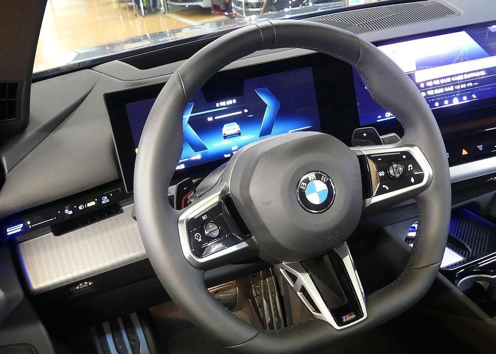 BMW 5-Series 2024
