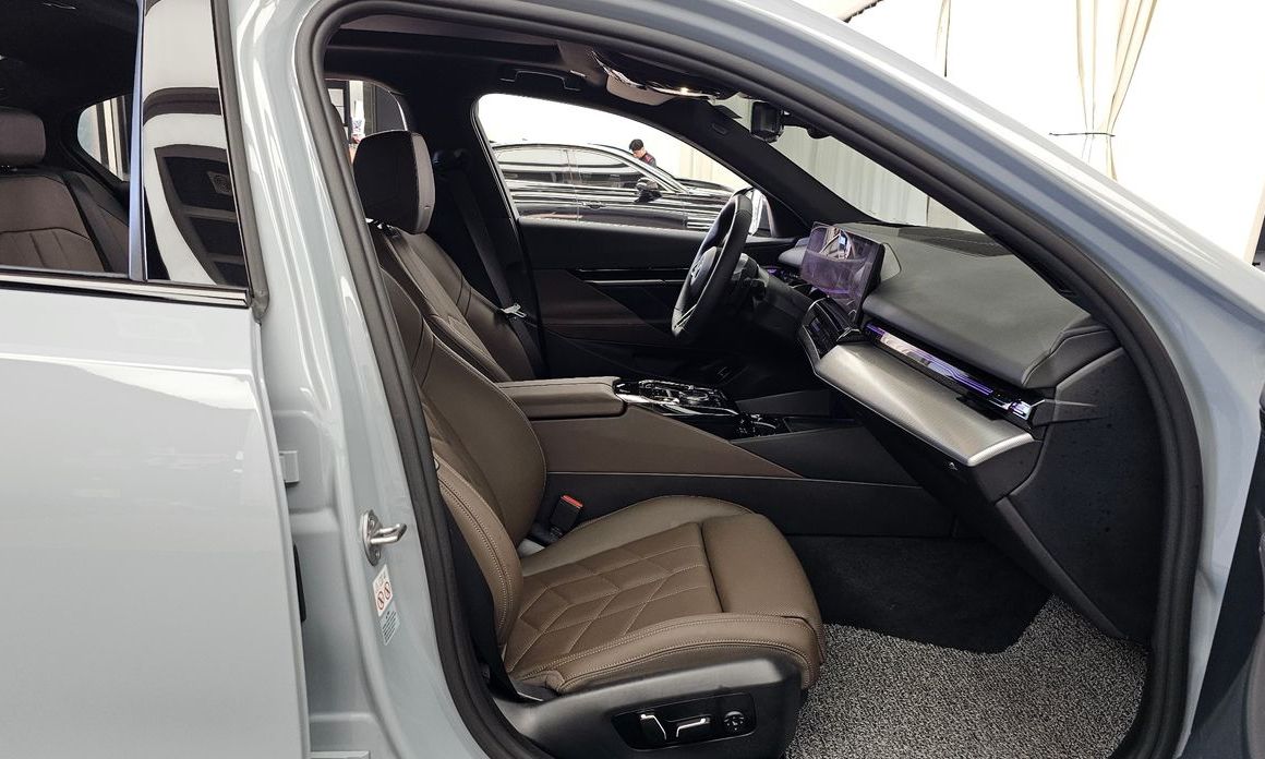BMW 5-Series 2024