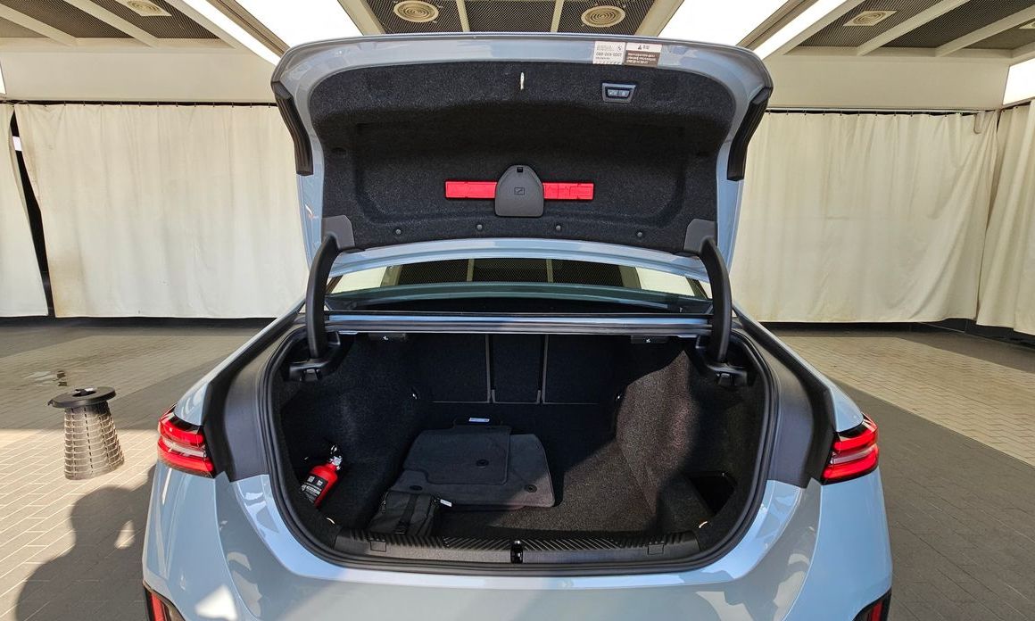 BMW 5-Series 2024