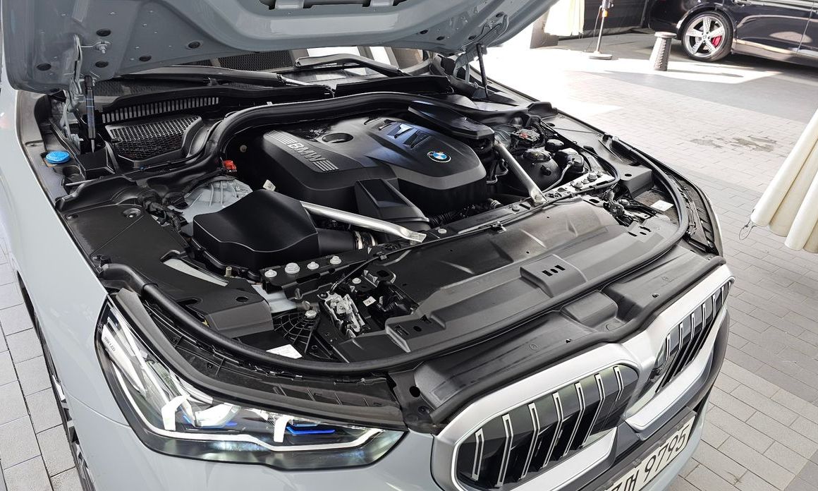 BMW 5-Series 2024
