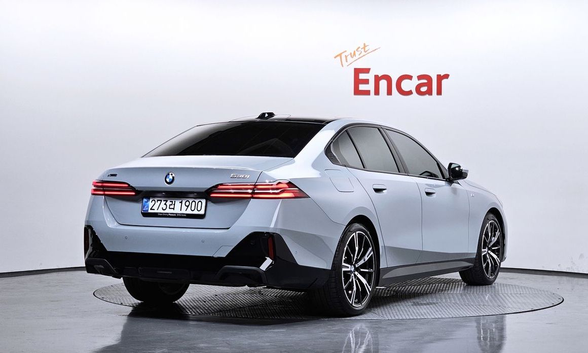 BMW 5-Series 2025