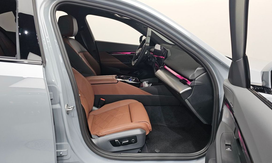 BMW 5-Series 2025