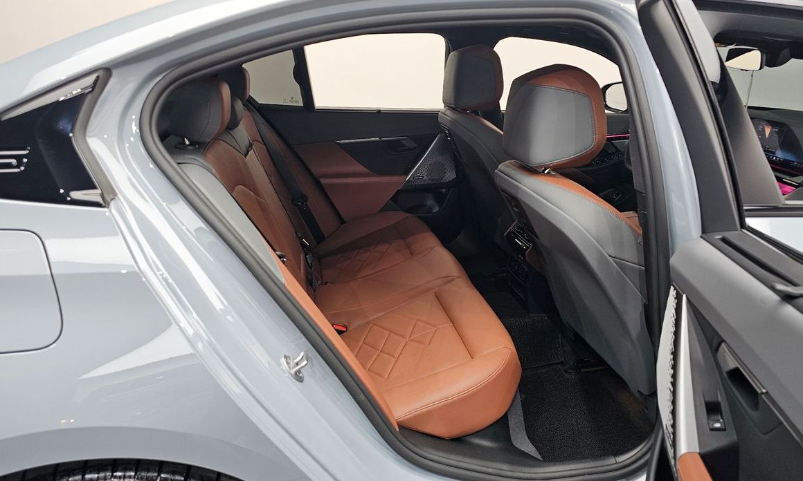 BMW 5-Series 2025