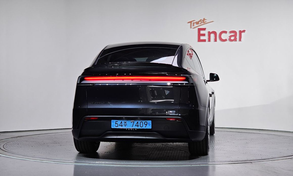 Tesla Model Y 2026