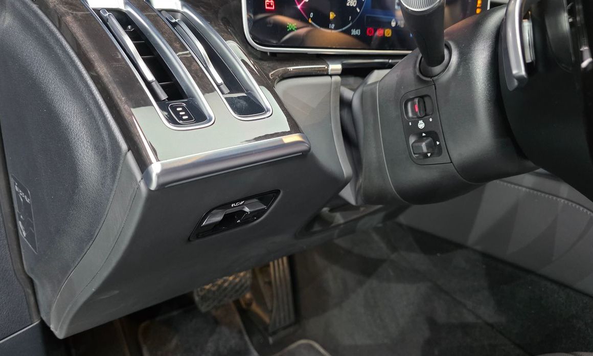 Mercedes-Benz S-Class 2021
