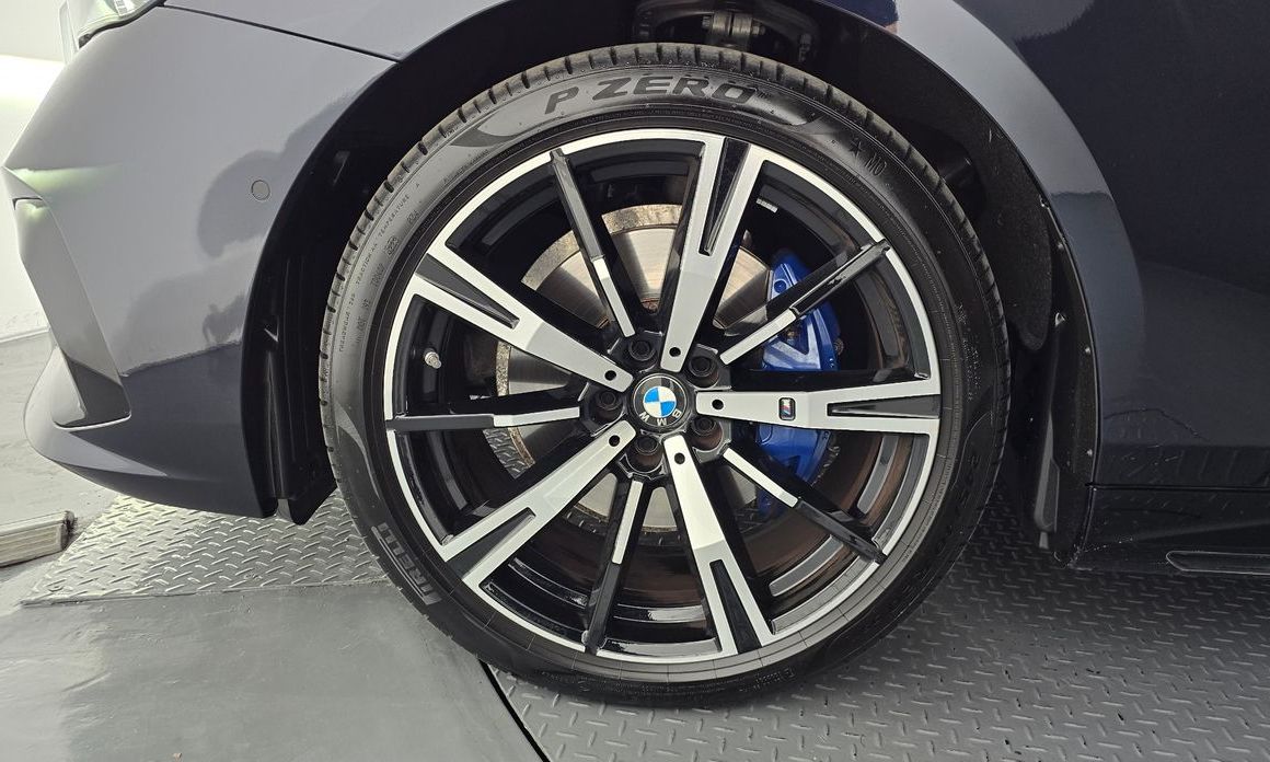 BMW 5-Series 2024