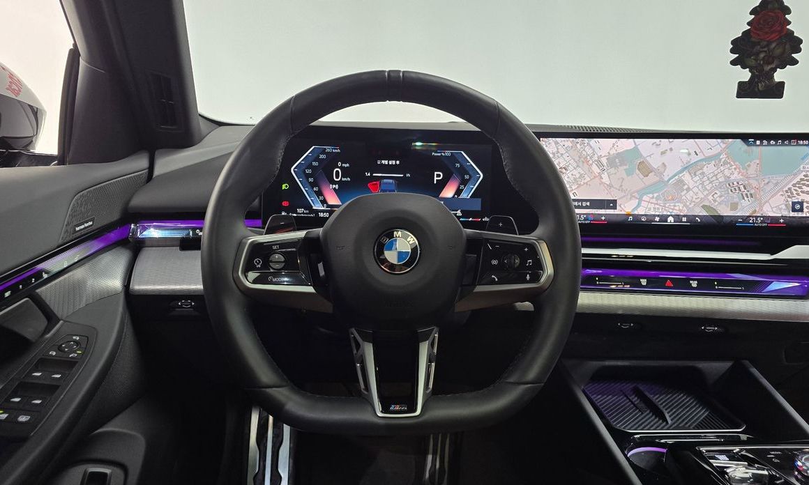 BMW 5-Series 2024