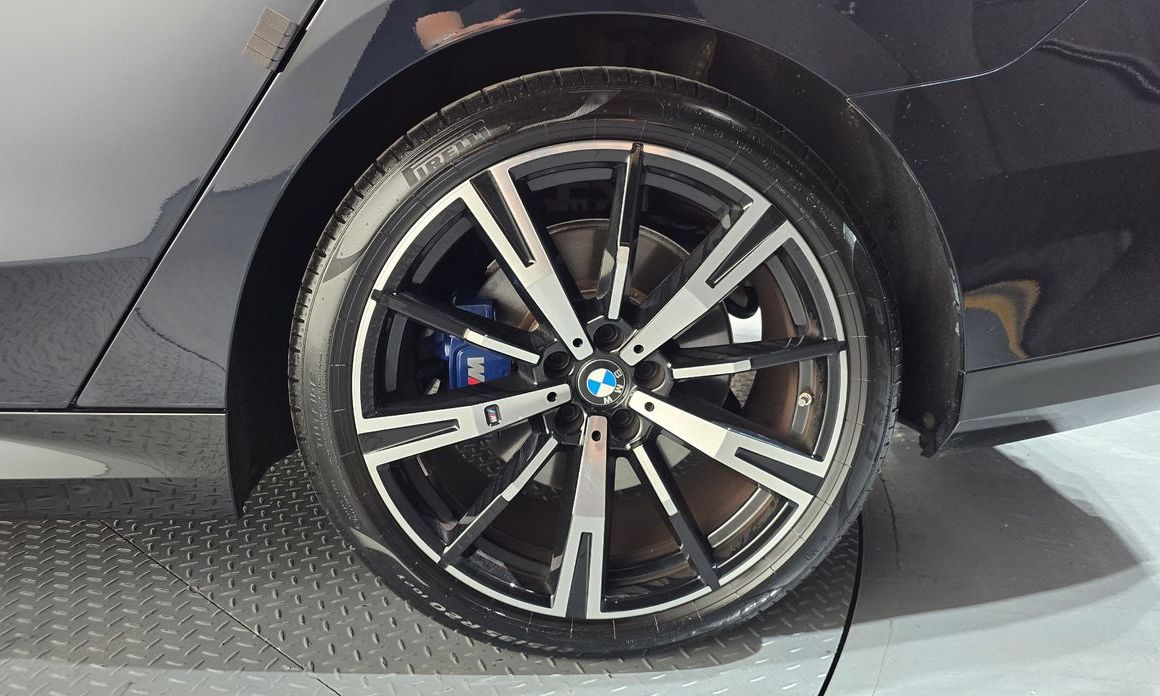 BMW 5-Series 2024