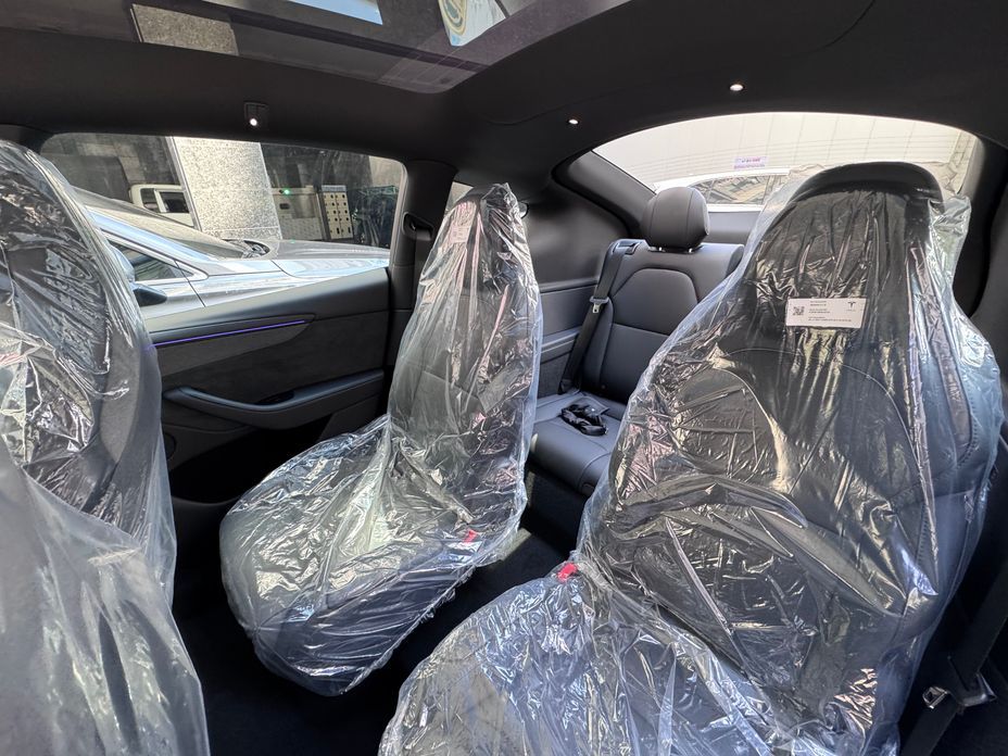 Tesla Model Y 2026