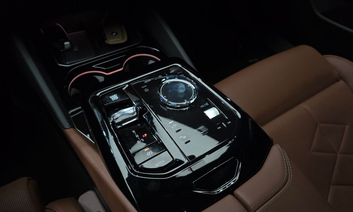 BMW 5-Series 2025
