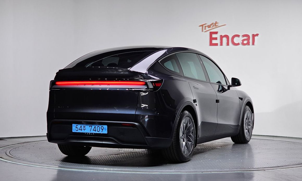 Tesla Model Y 2026
