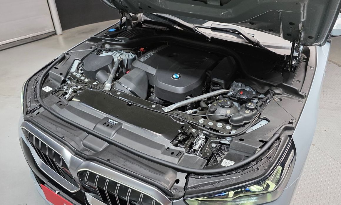 BMW 5-Series 2025