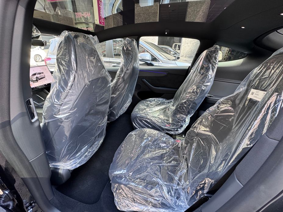 Tesla Model Y 2026