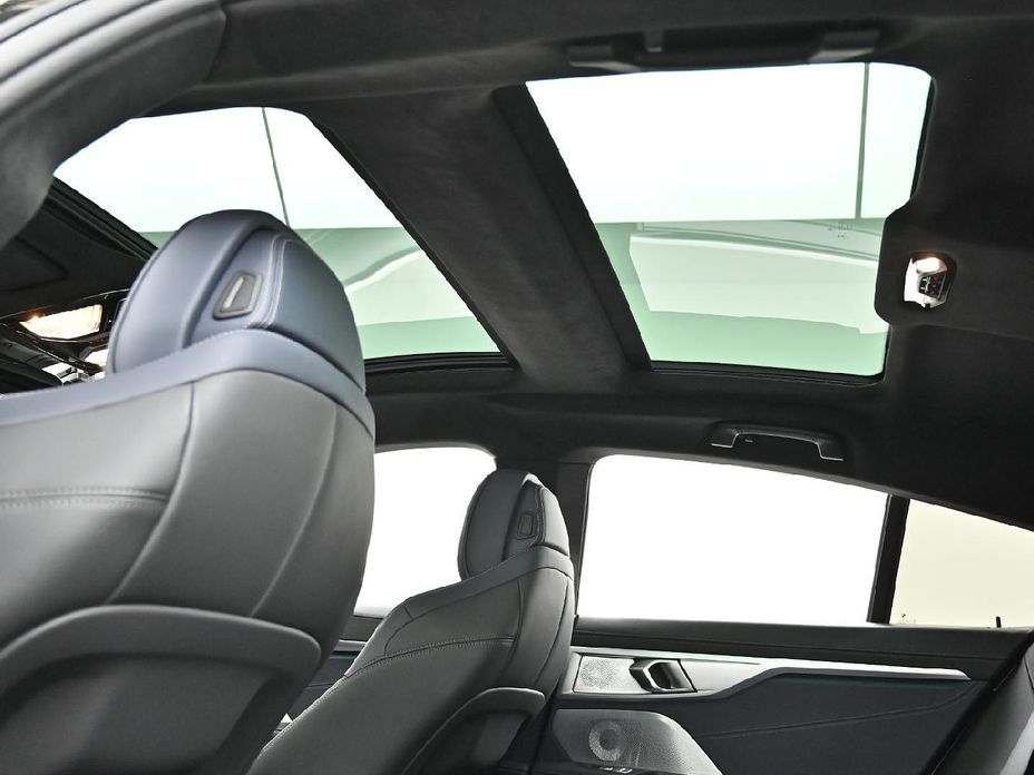 BMW 8-Series 2023