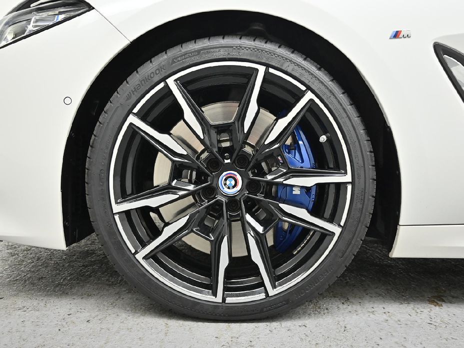 BMW 8-Series 2023
