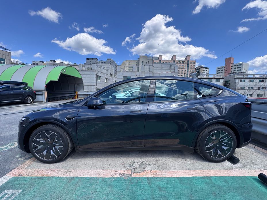 Tesla Model Y 2026